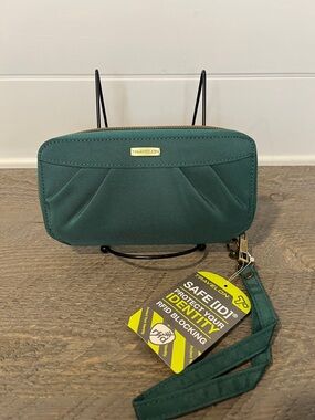 Travelon Wallet Wristlet Safe ID RFID Blocking Full Zip Around Closure